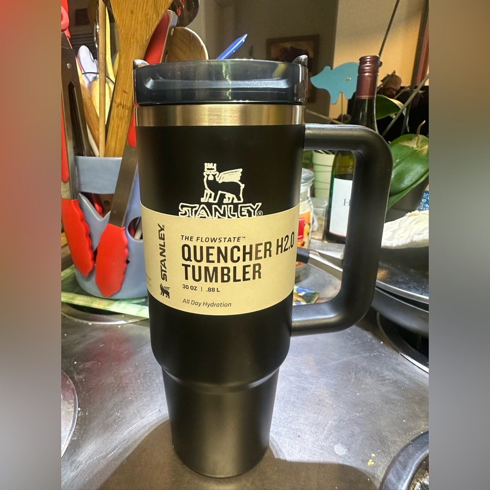 NIB NAIJEL GRAPH X STANLEY QUENCHER H2.0 FLOWSTATE 30 OZ BLACK TUMBLER Orig Box